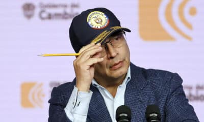 Fotografía de archivo del 30 de abril de 2024 del presidente de Colombia Gustavo Petro durante una rueda de prensa en la Casa de Nariño, en Bogotá (Colombia). EFE/ Mauricio Dueñas Castañeda