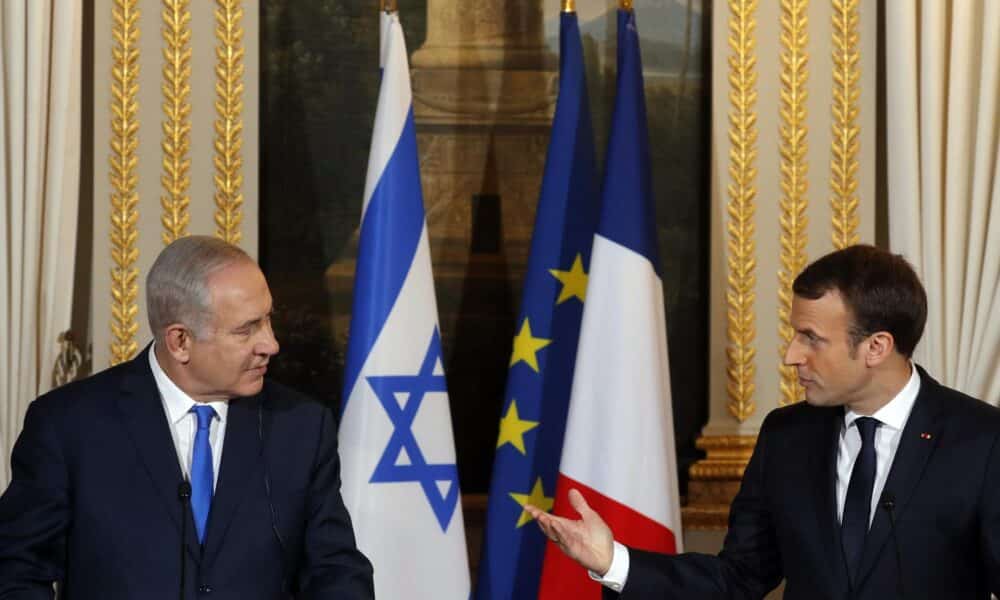 Foto archivo. Emmanuel Macron (derecha) y Benjamin Netanyahu (izquierda). EFE/EPA/PHILIPPE WOJAZER / POOL MAXPPP OUT[MAXPPP OUT]