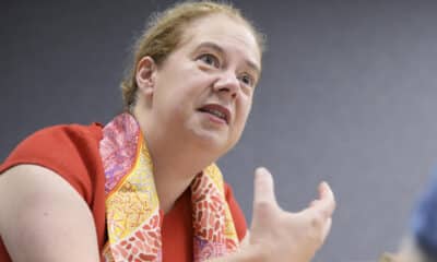 La directora adjunta del Departamento de Investigación del Fondo Monetario Internacional (FMI), Petya Koeva Brooks, habla durante una entrevista con EFE, este lunes en Washington (Estados Unidos). EFE/ Lenin Nolly