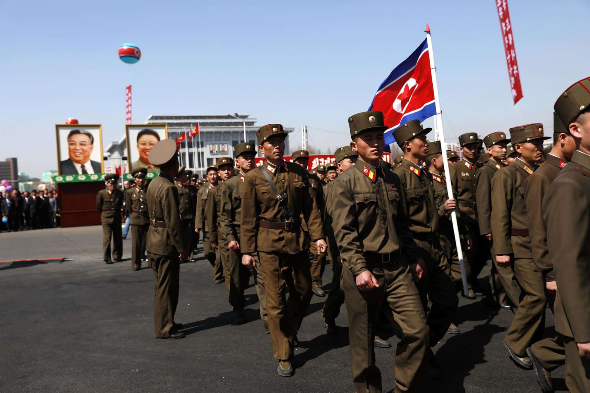 Foto archivo. Soldados de Corea del Norte. EFE/How Hwee Young