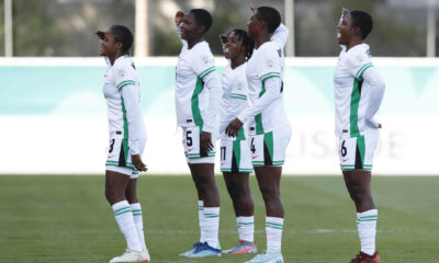 Shakirat Moshood (i) celebra su gol con sus compañeras de Nigeria en el partido del grupo A del Mundial Femenino sub-17 ante Nueva Zelanda en el estadio de Cibao, en Santiago de los Caballeros (República Dominicana). EFE/ Diana Sánchez