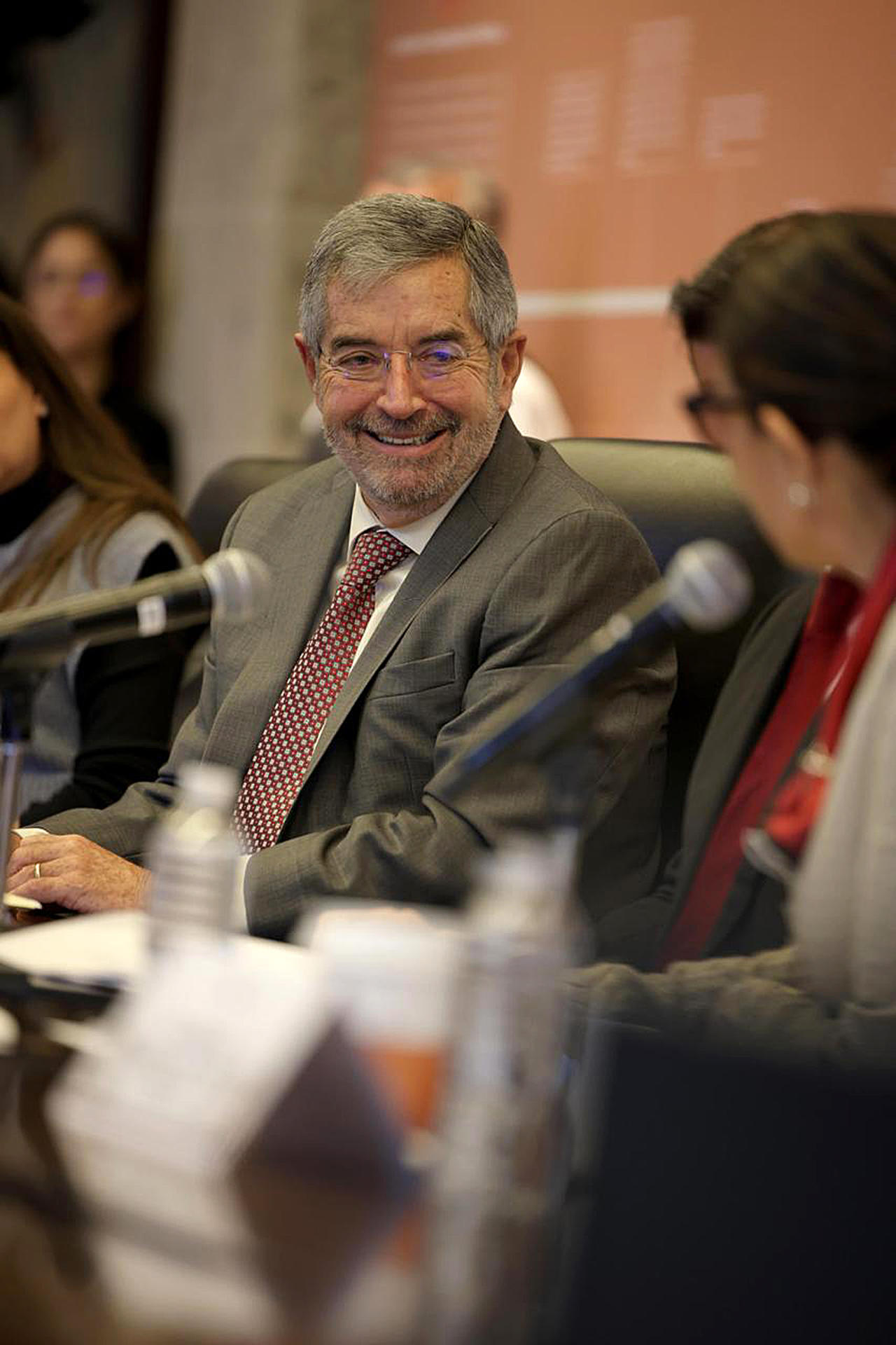 Fotografía cedida este martes por la Secretaría de Relaciones Exteriores (SRE), de su titular Juan Ramón de la Fuente durante una comparecencia en la Cámara de Senadores de Ciudad de México (México). EFE/Presidencia de México/SOLO USO EDITORIAL/SOLO DISPONIBLE PARA ILUSTRAR LA NOTICIA QUE ACOMPAÑA (CRÉDITO OBLIGATORIO)