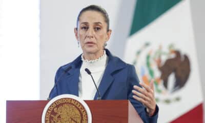 La presidenta de México, Claudia Sheinbaum, habla este jueves durante una rueda de prensa en Palacio Nacional, de la Ciudad de México (México). EFE/ Isaac Esquivel