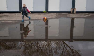 Imagen de archivo de un niño ucraniano refugiado tras la invasión rusa en Leópolis. EFE/ MIGUEL GUTIÉRREZ