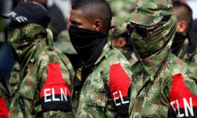 Fotografía de archivo de integrantes de la guerrilla Ejército de Liberación Nacional (ELN). EFE/Christian Escobar Mora