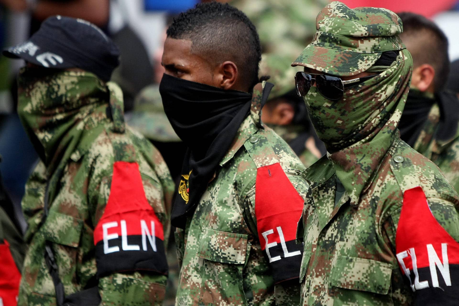 Fotografía de archivo de integrantes de la guerrilla Ejército de Liberación Nacional (ELN). EFE/Christian Escobar Mora