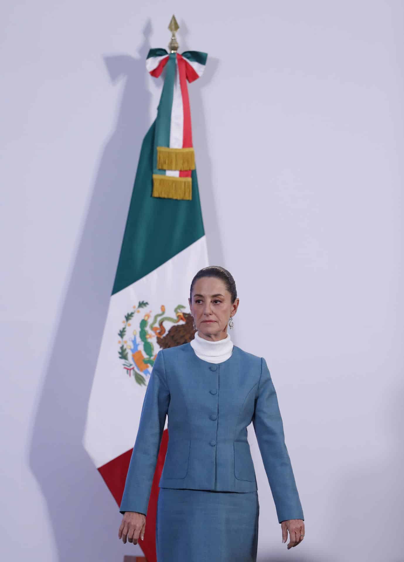 La presidenta de México, Claudia Sheinbaum, habla este miércoles durante una rueda de prensa en Palacio Nacional, de la Ciudad de México (México). EFE/ Mario Guzmán