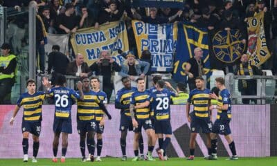 Los jugadores del Parma celebran el 1-2. EFE/EPA/ALESSANDRO DI MARCO