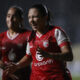 María Camila Reyes (d) de Santa Fe celebra su gol ante Ferroviária. EFE/Juan Pablo Pino