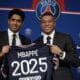 Paris (France), 23/05/2022.- El presidente del Paris Saint-Germain, Nasser Al-Khelaifi, junto a Mbappe durante una rueda de prensa el 23/05/2022. EFE/EPA/Christophe Petit Tesson