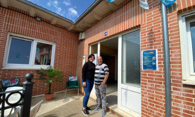 El matrimonio cubano Odaysi y Robert en Villameriel (Palencia). Odaysi, Robert y sus tres hijos llegaron desde La Habana a Villameriel, un aldea de 111 habitantes en Palencia para hacerse cargo del bar e instalarse en uno de los pueblos de la España vacía, zonas que han quedado desprovistas de gente y servicios a causa del éxodo rural. EFE/ Proyecto Arraigo SOLO USO EDITORIAL/SOLO DISPONIBLE PARA ILUSTRAR LA NOTICIA QUE ACOMPAÑA (CRÉDITO OBLIGATORIO)