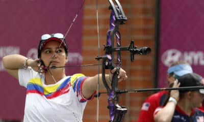 Imagen de archivo de la colombiana Sara López durante la Copa del Mundo de tiro con arco en Medellín (Colombia). EFE/Luis Eduardo Noriega A.