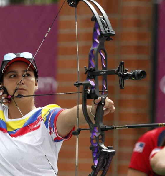 Imagen de archivo de la colombiana Sara López durante la Copa del Mundo de tiro con arco en Medellín (Colombia). EFE/Luis Eduardo Noriega A.