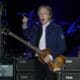 Imagen de archivo del exbeatle Paul McCartney, quien permanecerá en Costa Rica luego de ofrecer un concierto el 5 de noviembre. EFE/Alberto Valdés