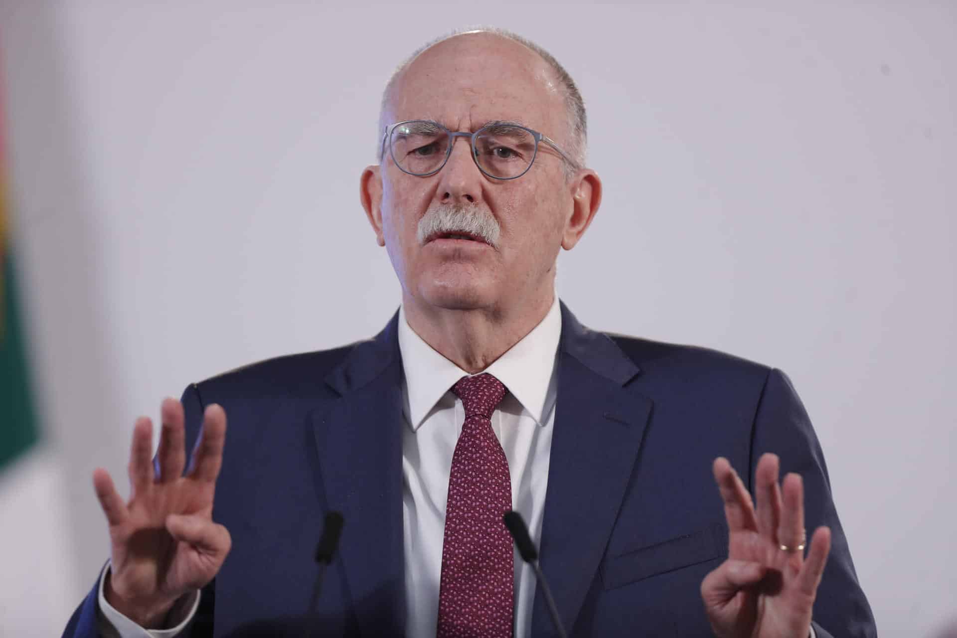 El secretario de Agricultura y Desarrollo Rural, Julio Berdegué, participa durante una rueda de prensa de la presidenta de México, Claudia Sheinbaum, en Palacio Nacional de la Ciudad de México (México). EFE/Isaac Esquivel