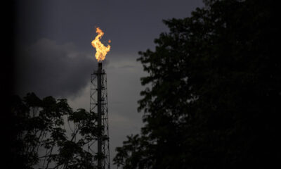 Fotografía de una torre dePetrobras. EFE/ Isaac Fontana