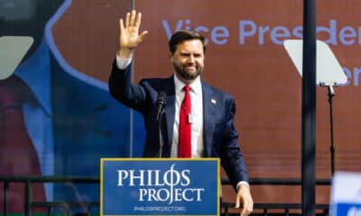 El candidato republicano a la vicepresidencia de EE.UU., JD Vance, habla en un evento patrocinado por organizaciones cristianas en el National Mall, llamado 'Recordando el 7 de octubre: De pie con Israel', en Washington. EFE/EPA/Jim Lo Scalzo