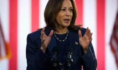 Imagen de la vicepesidenta estadounidense y candidata demócrata a la Casa Blanca, Kamala Harris, durante un mitin en Bucks County, Pennsylvania, EE.UU. EFE/EPA/Will Oliver