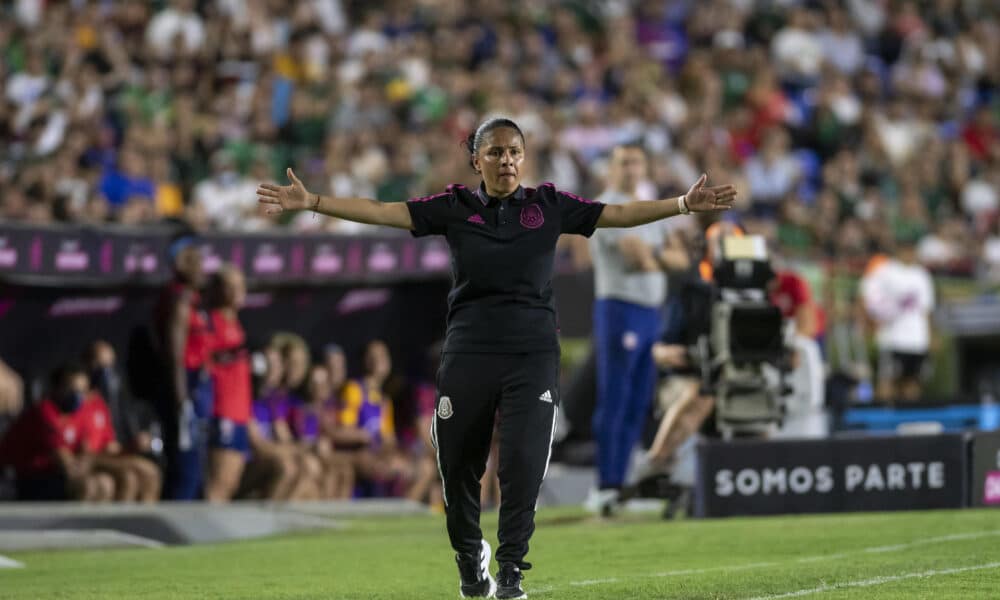 Imagen de archivo de Mónica Vergara, entrenadora de la selección femenil de México. EFE/ Miguel Sierra