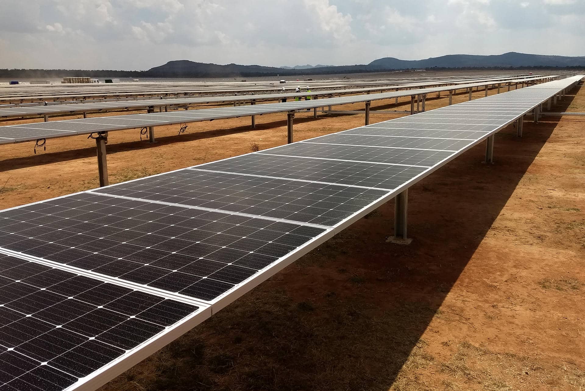 Fotografía de archivo de paneles solares en el municipio de Villa de Arriaga, en San Luis Potosí (México). La industria solar en Centroamérica está experimentando un crecimiento anual del 5 al 7 %, impulsado por los altos costos de la electricidad y la necesidad de fortalecer el sector comercial en la región. EFE/ Ulises Andrade