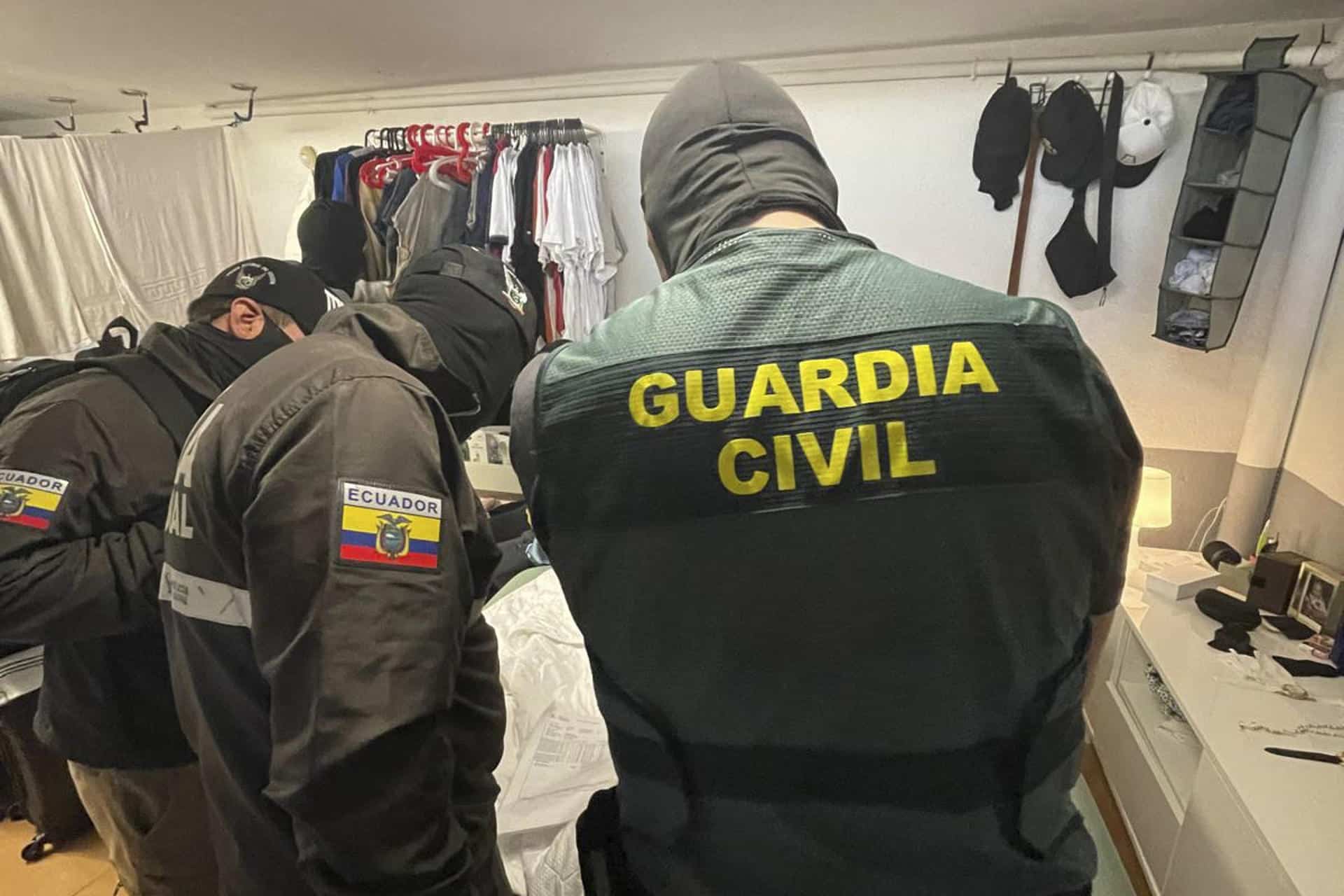 La Guardia Civil española, en colaboración con la Policía de Ecuador, ha detenido en la provincia de Tarragona (este) a William Joffre Alcívar Bautista, conocido como 'Comandante Willy', y su hermano Álex Iván, "Ronco', los cabecillas de la banda criminal Los Tiguerones de Ecuador. Según informaron a EFE fuentes próximas a la investigación, ambos contaban con órdenes internacionales de detención y pertenecían a una organización de crimen organizado autora de algunos atentados con coches bomba en Ecuador y de numerosas extorsiones. EFE /Guardia Civil***SOLO USO EDITORIAL/SOLO DISPONIBLE PARA ILUSTRAR LA NOTICIA QUE ACOMPAÑA (CRÉDITO OBLIGATORIO)***