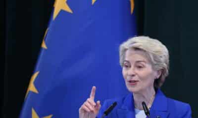 La presidenta de la Comisión Europea, Ursula von der Leyen, habla durante la conferencia de prensa con el primer ministro de Albania, Edi Rama, tras su reunión en Tirana, Albania, el 23 de octubre de 2024. La presidenta de la Comisión Europea, Ursula von der Leyen, se encuentra de visita oficial en Albania. EFE/EPA/MALTON DIBRA