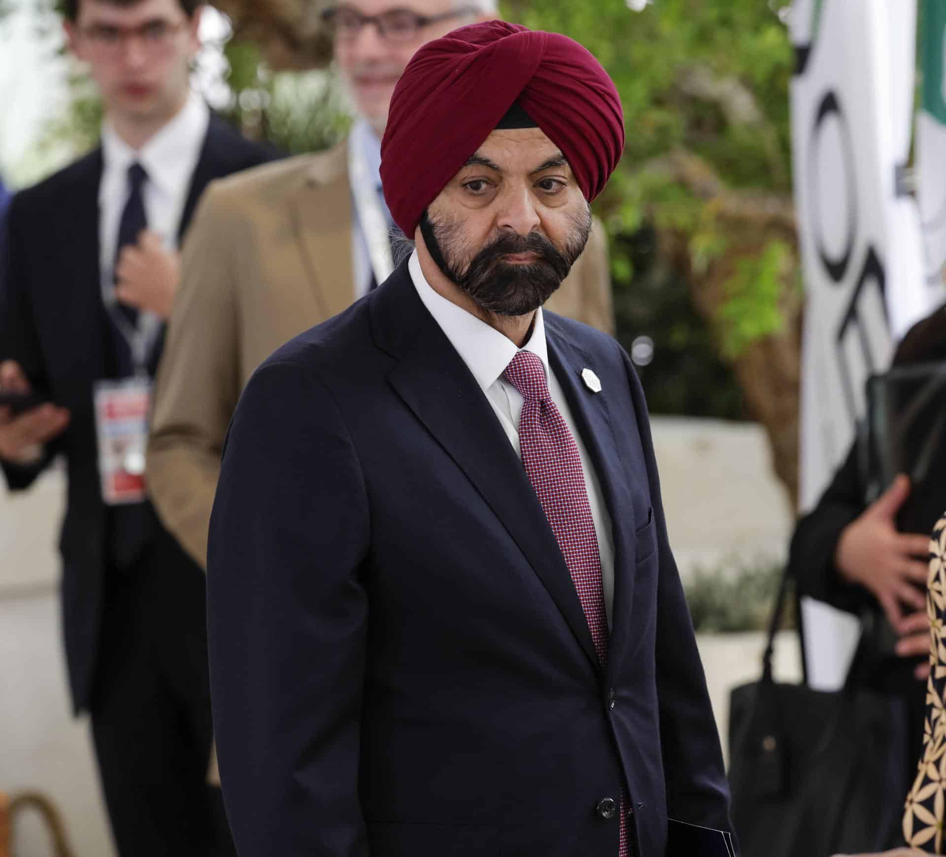 Fotografía de archivo del presidente del Grupo del Banco Mundial, Ajay Banga, en la 'Sesión VI: Inteligencia artificial, energía, África-Mediterráneo' en el segundo día de la cumbre del G7, en Borgo Egnazia, Región de Apulia, sur de Italia, 14 de junio de 2024.EFE/EPA/Giuseppe Lami