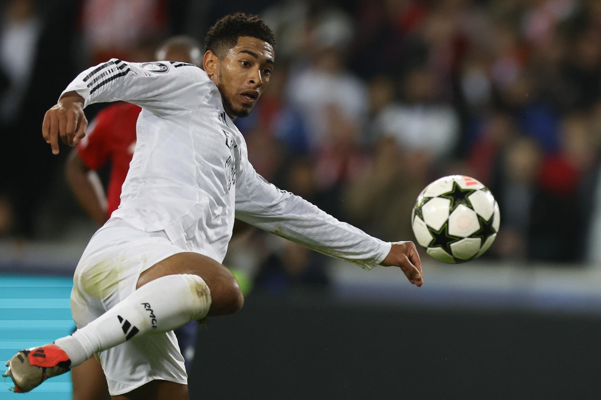 El jugador del Real Madrid Jude Bellingham en acción durante el partido de la Champions League entre Lille y Real Madrid en Lille, Francia. EFE/EPA/MOHAMMED BADRA