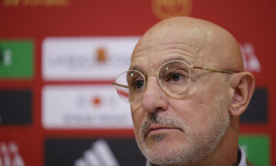 El técnico de la selección española de fútbol, Luis de la Fuente, durante la rueda de prensa ofrecida este viernes en Las Rozas (Madrid). EFE/ Zipi