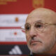 El técnico de la selección española de fútbol, Luis de la Fuente, durante la rueda de prensa ofrecida este viernes en Las Rozas (Madrid). EFE/ Zipi