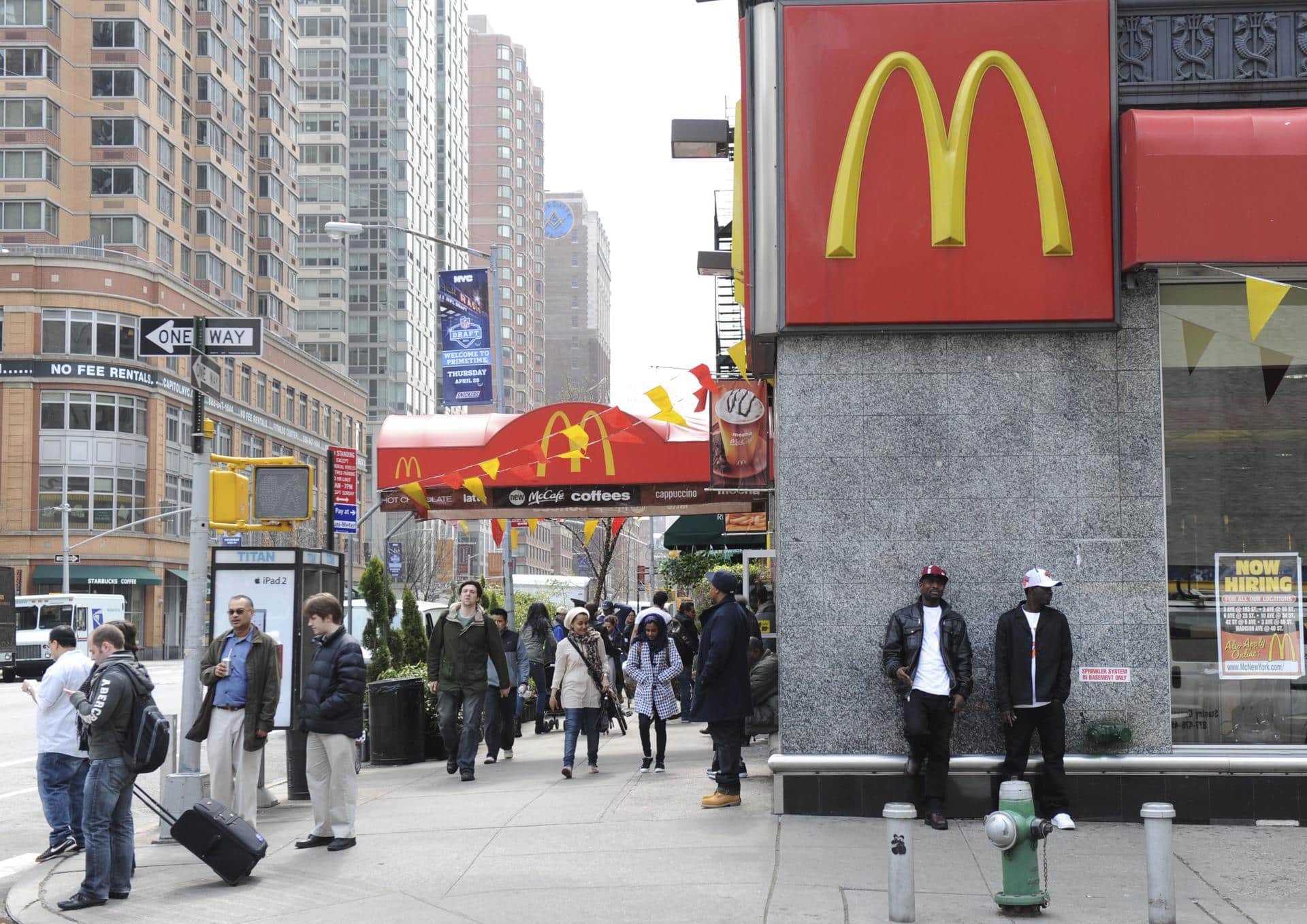 Imagern de archivo de un McDonalds de Estados Unidos. EFE/Andrew Gombert