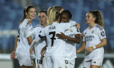 La delantera del Real Madrid Linda Caicedo (2d) celebra con sus compañeras tras marcar el 4-0 durante el partido entre Real Madrid y Celtic FC Women correspondiente al grupo B de la Liga de Campeones, este jueves en el Estadio Alfredo Di Stéfano de Madrid. EFE/ Kiko Huesca