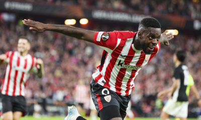 El delantero del Athletic Iñaki Williams celebra el gol conseguido ante el AZ Alkmaar, durante el partido de la Liga Europa que Athletic Club y AZ Alkmaar disputan este jueves en el estadio de San Mamés. EFE/Luis Tejido