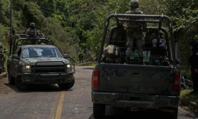 Imagen de archivo de miembros del Ejercito Mexicano que resguardan carreteras debido a la violencia en el estado de Chiapas (México). EFE/ Carlos López