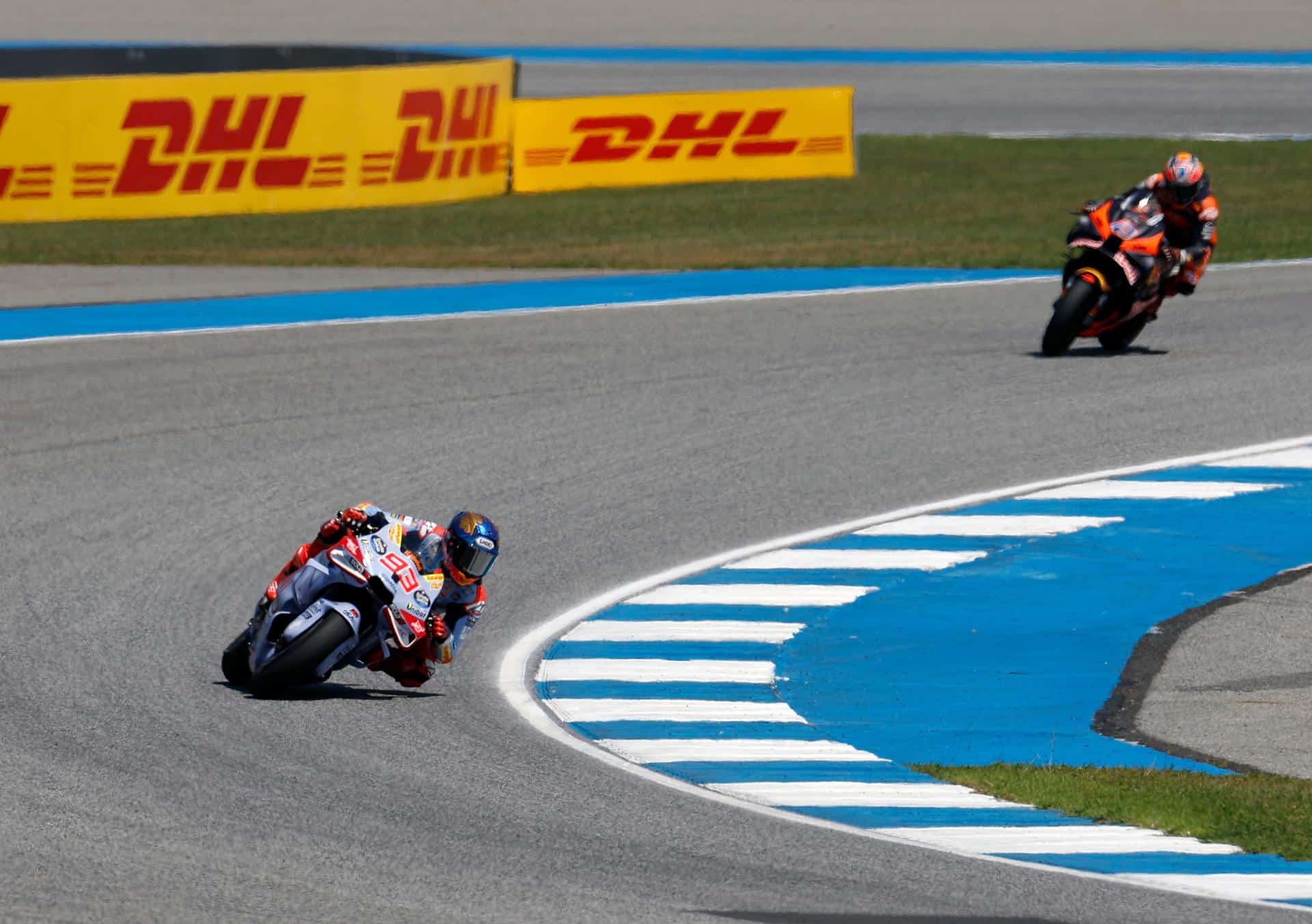 El español Marc Márquez, de Gresini Racing MotoGP, durante un entrenamiento este viernes en el GP de Tailandia. EFE/EPA/RUNGROJ YONGRIT