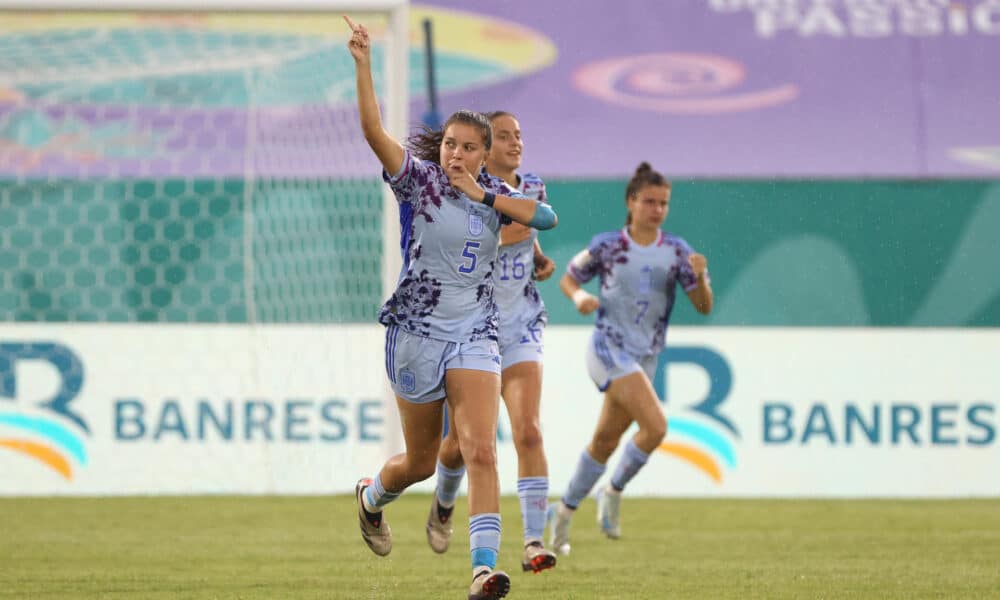 Amaya García, de España, celebra un gol ante Colombia. La Roja busca su tercer título en el Mundial femenino sub-17 de República Dominicana. EFE/ Orlando Barría