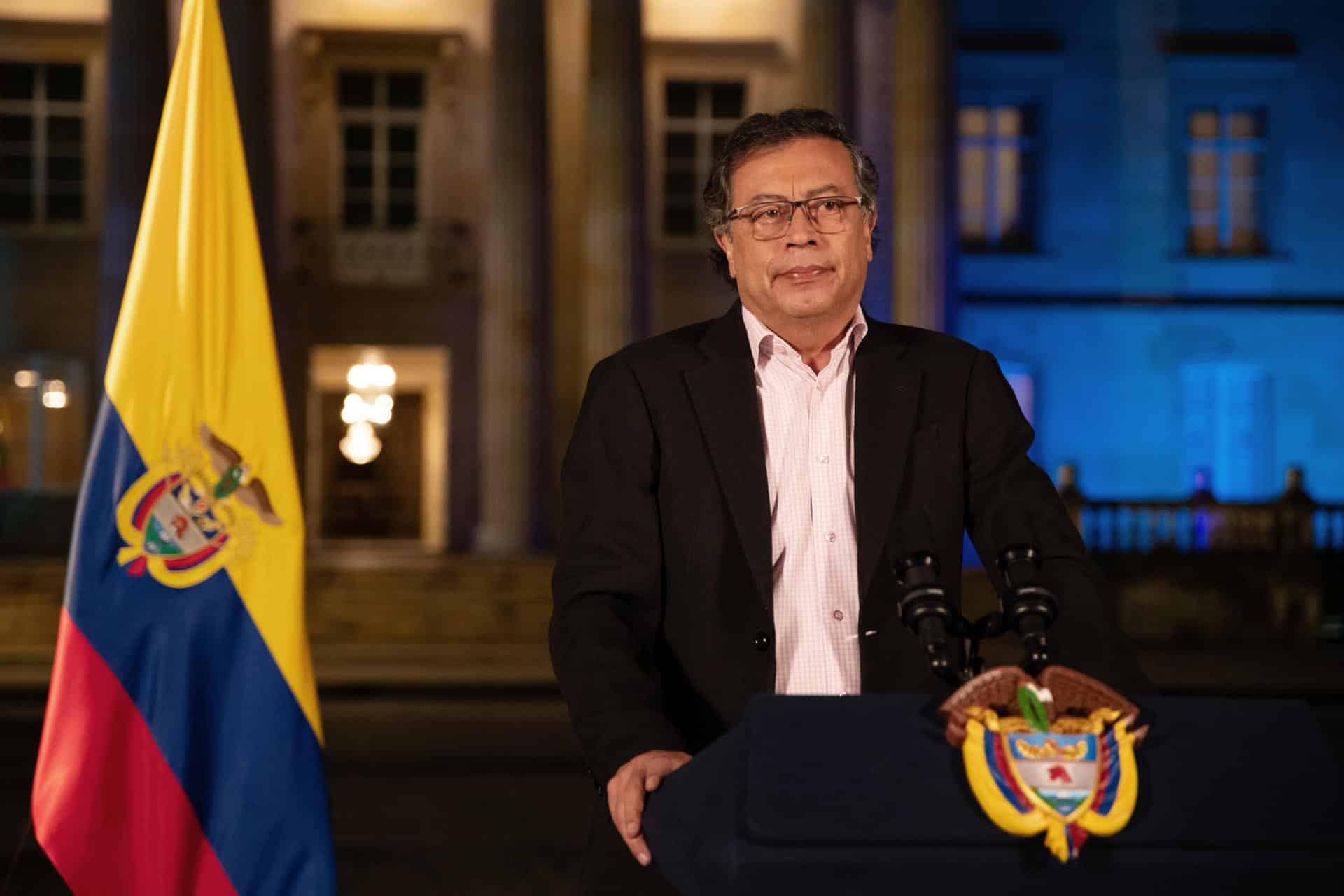 Fotografía cedida por la Presidencia de Colombia del mandatario colombiano, Gustavo Petro, durante una alocución televisada en Bogotá (Colombia). EFE/ Presidencia de Colombia