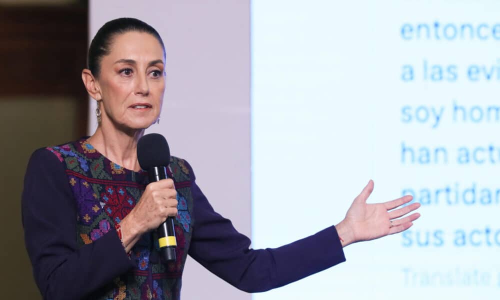 La presidenta de México Claudia Sheinbaum, participa este jueves en una rueda de prensa en Palacio Nacional, en la Ciudad de México (México). EFE/ Mario Guzmán