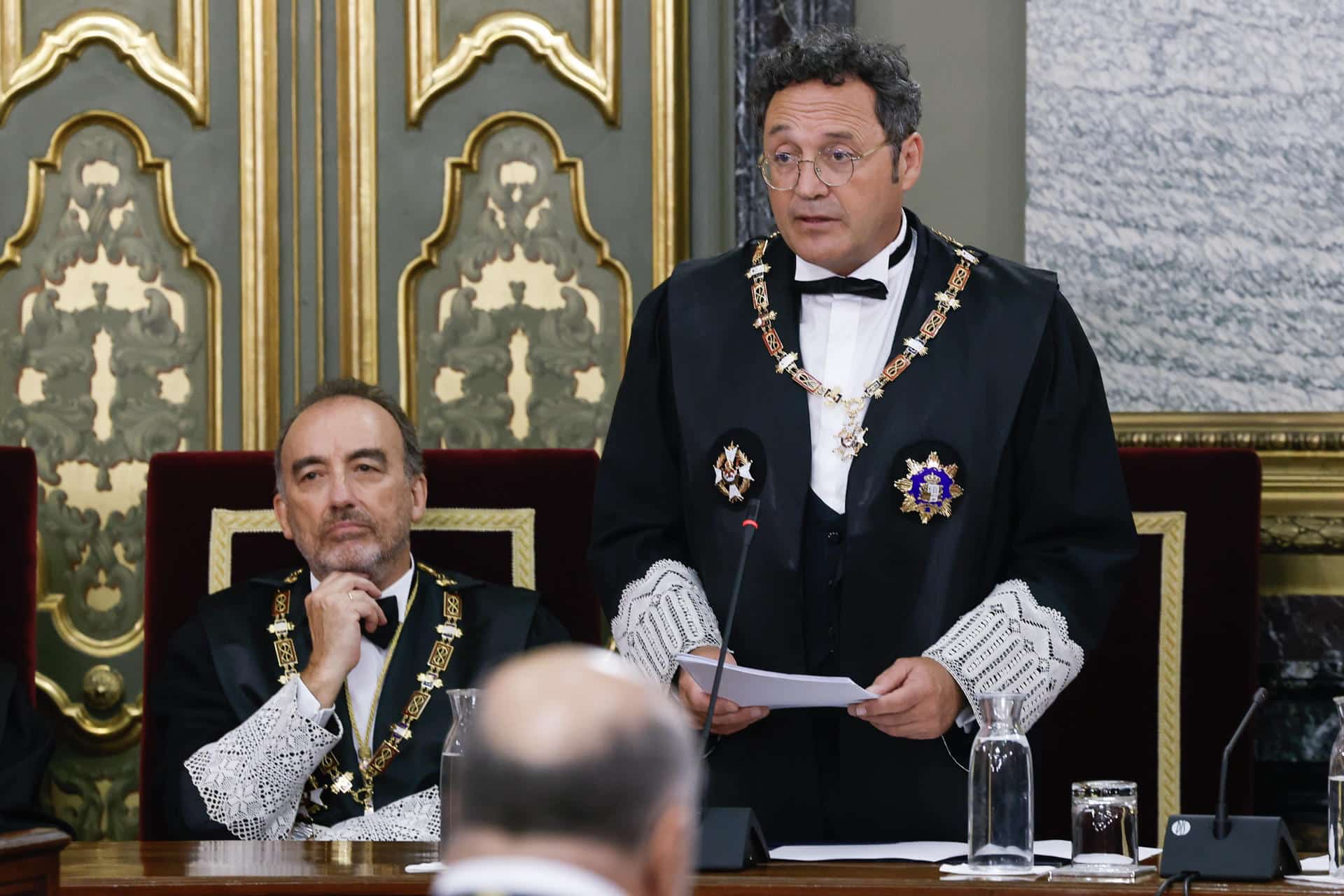 El fiscal general del Estado español, Álvaro García Ortiz (de pie), en una imagen de archivo. EFE/ J.J. Guillén