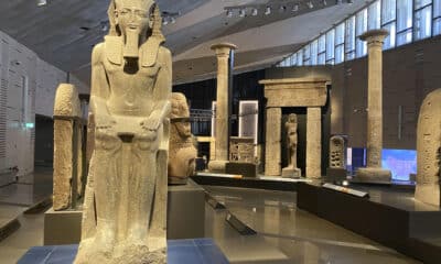 Egipto abrirá mañana, miércoles, las puertas al público de tres nuevas salas del Gran Museo Egipcio (GEM), donde se exhibirán 14.000 nuevas piezas trasladadas al museo de "la cuarta pirámide", en la inauguración parcial prevista y anunciada para el 16 de octubre. El jefe del Departamento de Antigüedades del GEM, Al Tayeb Abbas, aseguró a EFE que se abrirán hasta tres "principales galerías del Gran Museo Egipcio, divididas en tres temas principales: sociedad, infancia y eternidad". EFE/ Raúl Martín Lorenzo