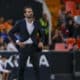 El entrenador del Valencia, Rubén Baraja, durante el partido de LaLiga que Valencia CF y UD Las Palmas disputaron este lunes en el estadio de Mestalla. EFE/Manuel Bruque