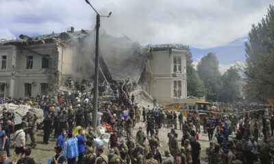 Imagen de archivo de un edificio ucraniano bombardeado por Rusia. EFE/ Marcel Gascón