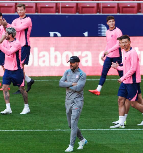 Simeone, en el entrenamiento de este sábado. EFE/Sergio Pérez