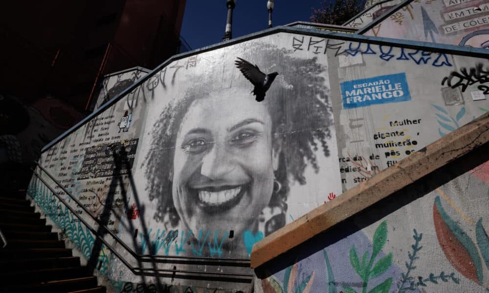 Fotografía de archivo de un grafiti con la imagen de la concejala brasileña Marielle Franco, asesinada en 2018. EFE/ Isaac Fontana