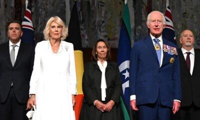 Canberra (Australia), 20/10/2024.- Britain's King Charles III (2-R) and Queen Camilla (2-L) attend a Parliamentary reception hosted by Australian Prime Minister Anthony Albanese and partner Jodie Jaydon at Parliament House in Canberra, Australia, 21 October 2024. King Charles III and Queen Camilla are visiting Australia from 18 October to 23 October. (Reino Unido) EFE/EPA/LUKAS COCH AUSTRALIA AND NEW ZEALAND OUT