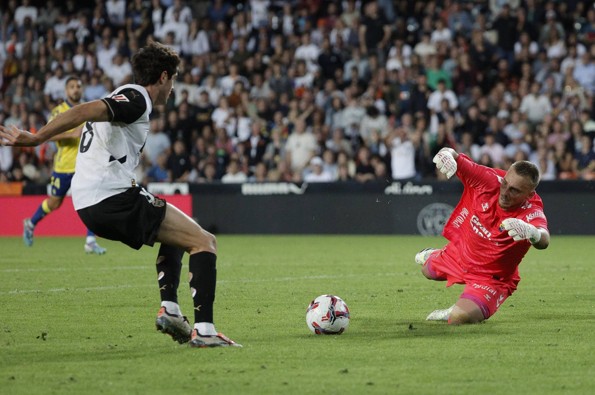 Imagen de archivo de un partido del Valencia en Mestalla. EFE / Manuel Bruque.