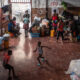 Fotografía de archivo del 25 de septiembre de 2024 de personas en un refugio en Puerto Príncipe (Haití).EFE/ Johnson Sabin