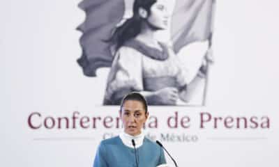 La presidenta de México, Claudia Sheinbaum, habla durante una rueda de prensa este miércoles, en el Palacio Nacional en la Ciudad de México (México). EFE/ Mario Guzmán