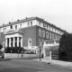 Vista general del edificio que alberga la Real Academia Española (RAE), ubicado en la calle Felipe IV de Madrid. EFE/Archivo.