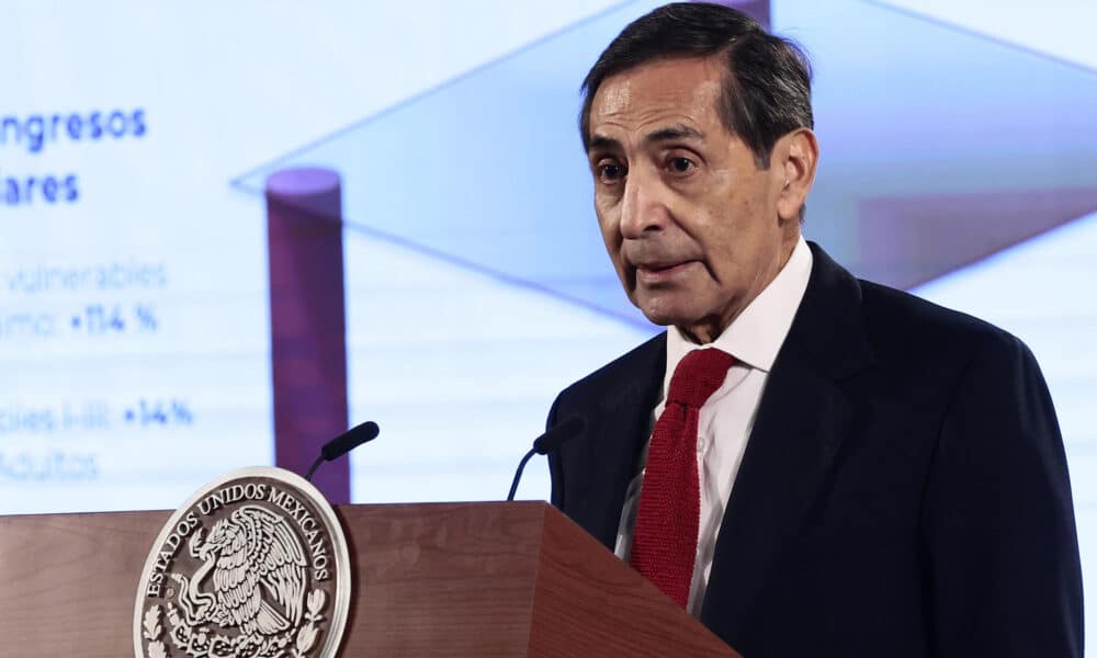 El secretario de Hacienda, Rogelio Ramírez de la O, participa en una conferencia de prensa matutina en el Palacio Nacional de Ciudad de México (México). Imagen de archivo. EFE/José Méndez